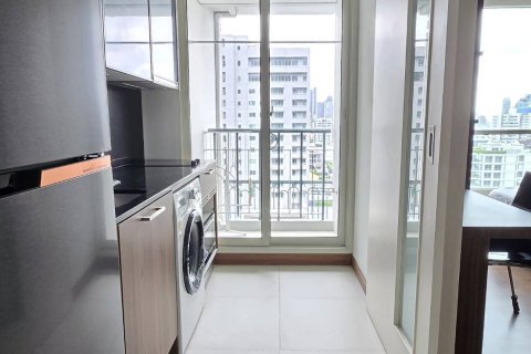 Estudio en el condominio en Watthana, Bangkok, Tailandia № 168844 - foto 4