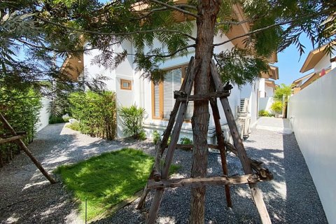 Chalet de 3 dormitorios en Hua Hin, Tailandia № 168276 - foto 8