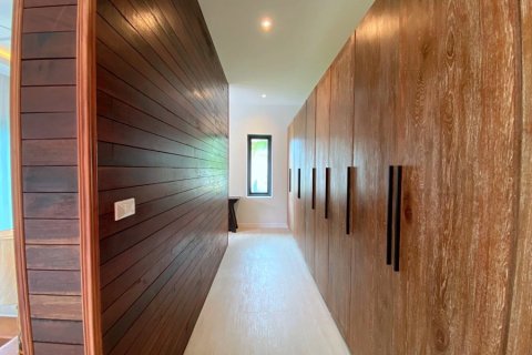 Chalet de 4 dormitorios en Hua Hin, Tailandia № 168308 - foto 17