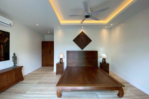 Chalet de 4 dormitorios en Hua Hin, Tailandia № 168308 - foto 20