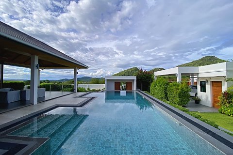Chalet de 3 dormitorios en Hua Hin, Tailandia № 168310 - foto 3