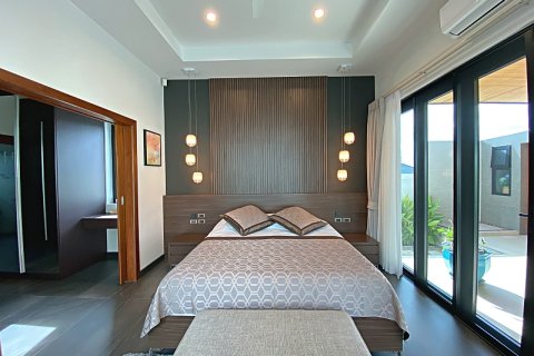 Chalet de 3 dormitorios en Hua Hin, Tailandia № 168310 - foto 19