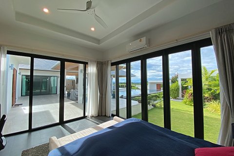 Chalet de 3 dormitorios en Hua Hin, Tailandia № 168310 - foto 28