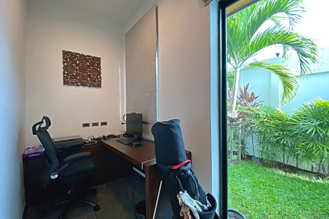 Chalet de 3 dormitorios en Hua Hin, Tailandia № 168310 - foto 30