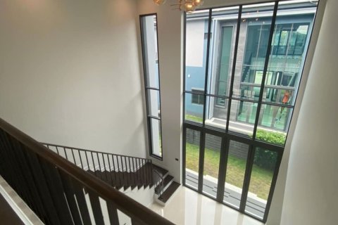 Haus in Bang Kapi, Bangkok, Thailand 4 Schlafzimmer № 63333 - Foto 8
