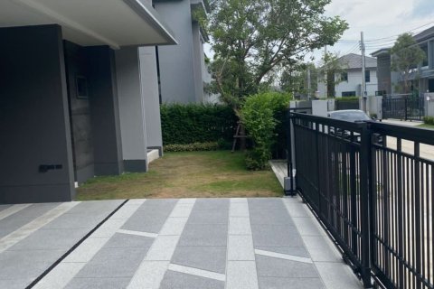 Haus in Bang Kapi, Bangkok, Thailand 4 Schlafzimmer № 63333 - Foto 2