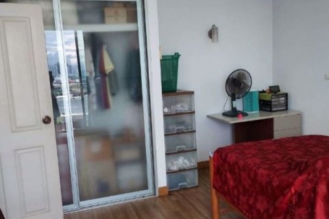 Condominio de 2 dormitorios en Bang Kho Laem, Bangkok, Tailandia № 63332 - foto 3