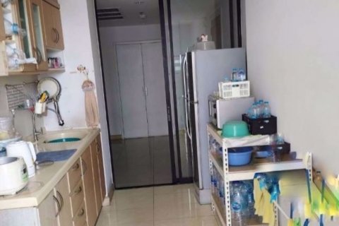 Condominio de 2 dormitorios en Bang Kho Laem, Bangkok, Tailandia № 63332 - foto 4