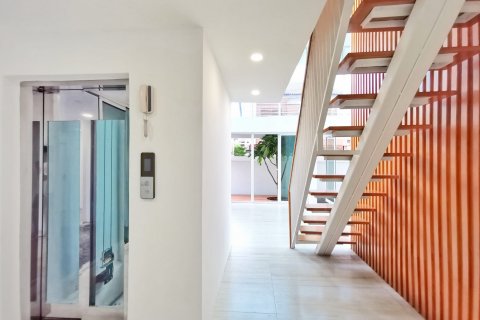 Casa de 5 dormitorios en Bangkok, Tailandia № 143332 - foto 5