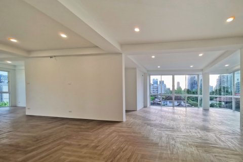 Casa de 5 dormitorios en Bangkok, Tailandia № 143332 - foto 10