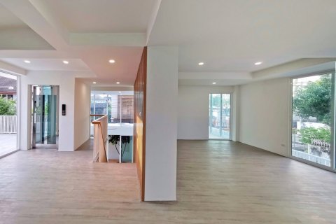 Casa de 5 dormitorios en Bangkok, Tailandia № 143332 - foto 7