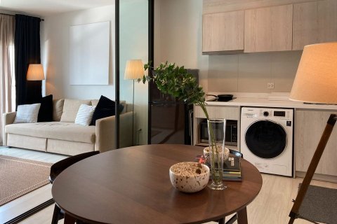 Condominio de 1 dormitorio en Phra Khanong, Bangkok, Tailandia № 143330