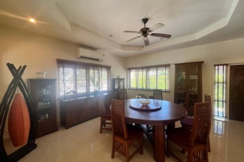 Chalet de 4 dormitorios en Hua Hin, Tailandia № 116903 - foto 7