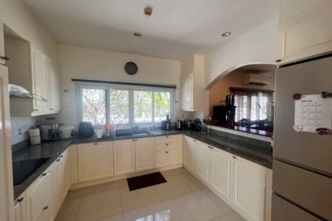 Chalet de 4 dormitorios en Hua Hin, Tailandia № 116903 - foto 9