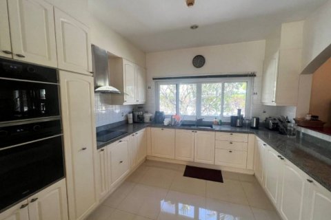 Chalet de 4 dormitorios en Hua Hin, Tailandia № 116903 - foto 10