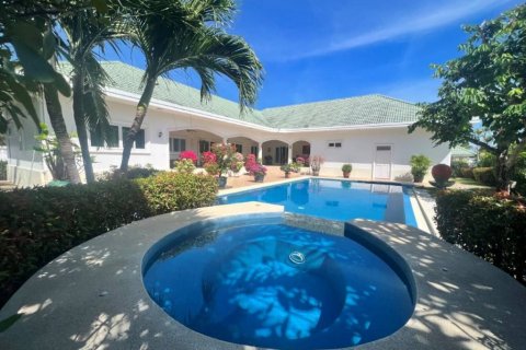 Villa à Hua Hin, Thaïlande 4 chambres № 116903