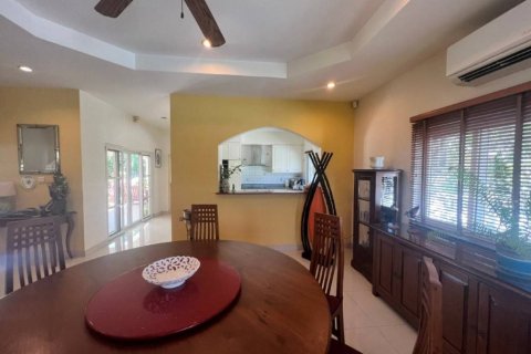 Chalet de 4 dormitorios en Hua Hin, Tailandia № 116903 - foto 5