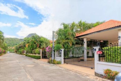 Chalet de 3 dormitorios en Hua Hin, Tailandia № 202837 - foto 5