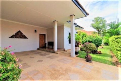 Chalet de 3 dormitorios en Hua Hin, Tailandia № 202837 - foto 4
