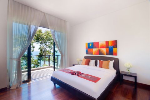 Casa de 5 dormitorios en Phuket, Tailandia № 180598 - foto 24