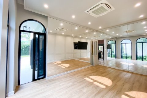 Chalet de 6 dormitorios en Suan Luang, Bangkok, Tailandia № 134019 - foto 9