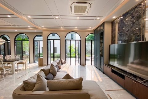 Chalet de 6 dormitorios en Suan Luang, Bangkok, Tailandia № 134019 - foto 5