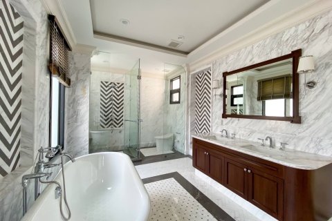 Chalet de 6 dormitorios en Suan Luang, Bangkok, Tailandia № 134019 - foto 14