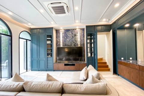 Chalet de 6 dormitorios en Suan Luang, Bangkok, Tailandia № 134019 - foto 8