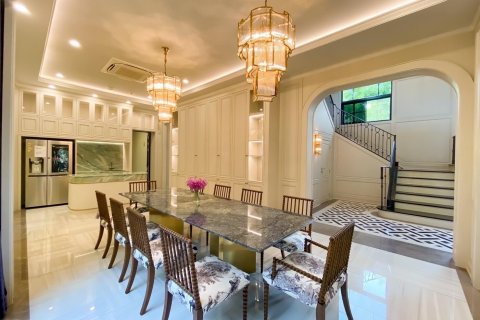Chalet de 6 dormitorios en Suan Luang, Bangkok, Tailandia № 134019 - foto 6