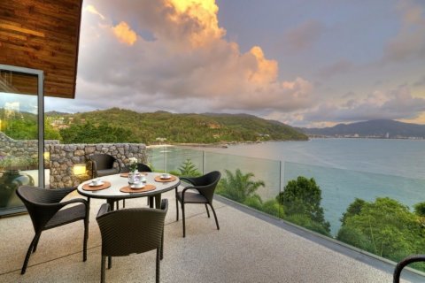 Chalet de 4 dormitorios en Kamala, Tailandia № 134023 - foto 13