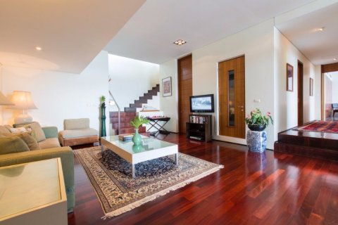 Chalet de 4 dormitorios en Kamala, Tailandia № 134023 - foto 18