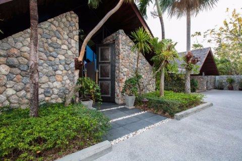 Chalet de 4 dormitorios en Kamala, Tailandia № 134023 - foto 11