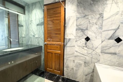 Condominio de 2 dormitorios en Bang Lamung, Tailandia № 155747 - foto 20
