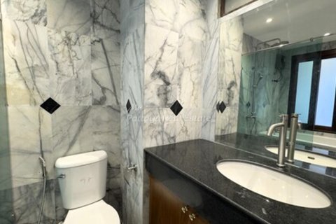 Condominio de 2 dormitorios en Bang Lamung, Tailandia № 155747 - foto 18