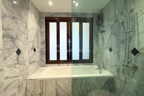 Condominio de 2 dormitorios en Bang Lamung, Tailandia № 155747 - foto 19
