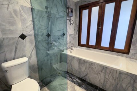 Condominio de 2 dormitorios en Bang Lamung, Tailandia № 155747 - foto 26