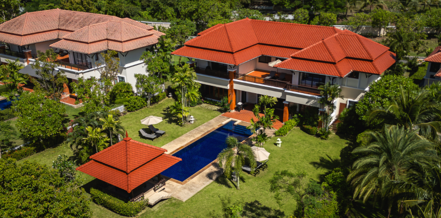 Villa à Phuket, Thaïlande 4 chambres № 233809