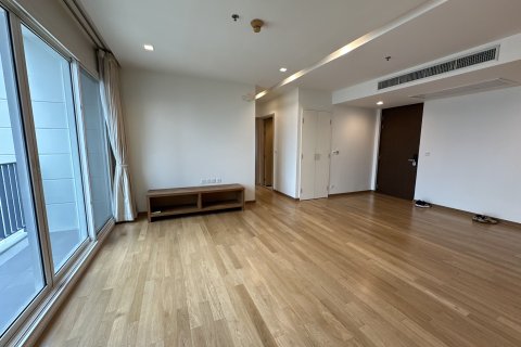 Condo à Khlong Toei, Bangkok, Thaïlande, 3 chambres  № 161709 - photo 2