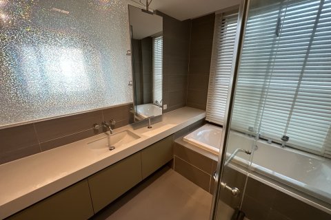 Condo à Khlong Toei, Bangkok, Thaïlande, 3 chambres  № 161709 - photo 14