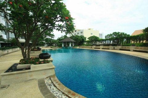 Condo in Bangkok, Thailand, 2 bedrooms  № 66763 - photo 10