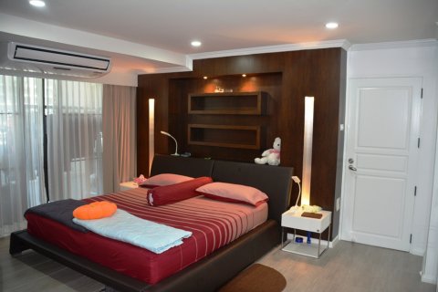 Condominio de 3 dormitorios en Bangkok, Tailandia № 66764 - foto 12