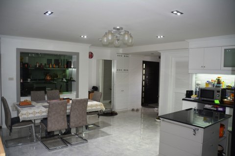 Condominio de 3 dormitorios en Bangkok, Tailandia № 66764 - foto 9