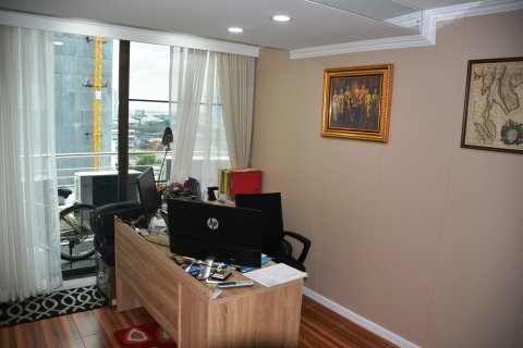 Condominio de 3 dormitorios en Bangkok, Tailandia № 66764 - foto 15