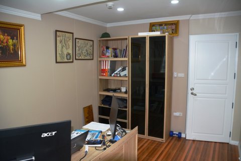 Condominio de 3 dormitorios en Bangkok, Tailandia № 66764 - foto 16