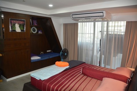 Condominio de 3 dormitorios en Bangkok, Tailandia № 66764 - foto 11