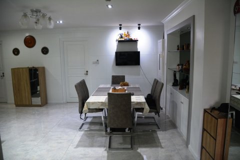 Condominio de 3 dormitorios en Bangkok, Tailandia № 66764 - foto 8