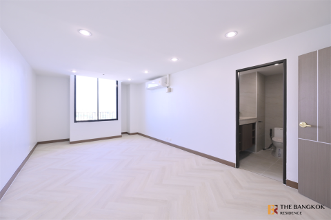 Eigentumswohnung in Bangkok, Thailand, 4 Schlafzimmer  № 186457 - Foto 7