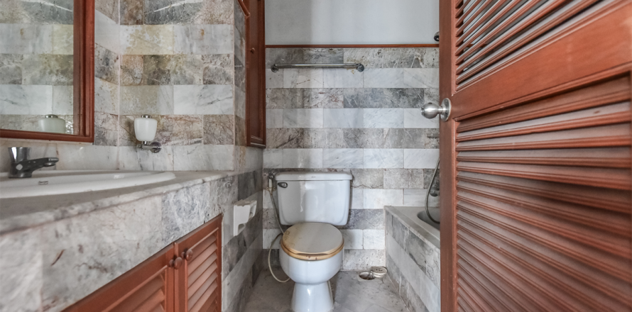 Condominio de 3 dormitorios en Bangkok, Tailandia № 186460