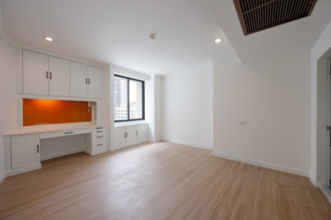 Condo in Bangkok, Thailand, 3 bedrooms № 162735 - photo 19