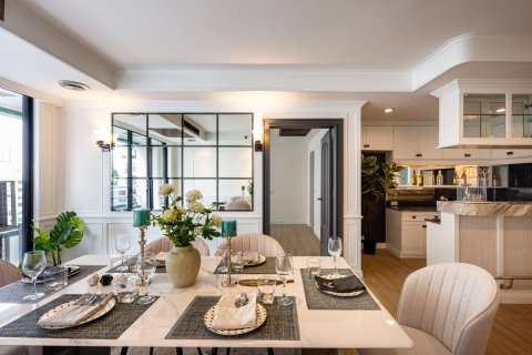 Condo in Bangkok, Thailand, 3 bedrooms № 162735 - photo 9